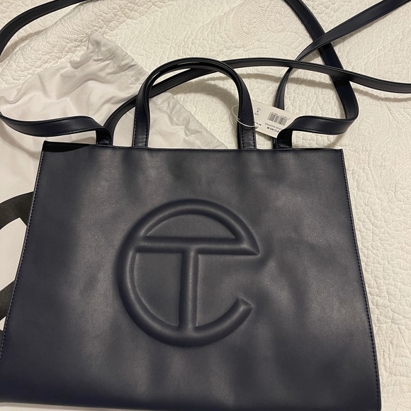 Medium Telfar - Picture 3 of 8